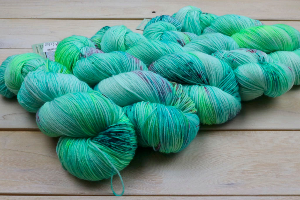candy skein monthly color yummy fingering december 2022 jingle juice