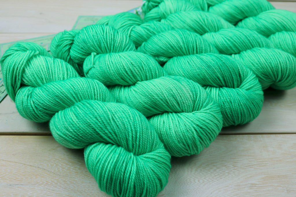 candy skein monthly colorway tasty dk august 2021 blue hawaii cocktail